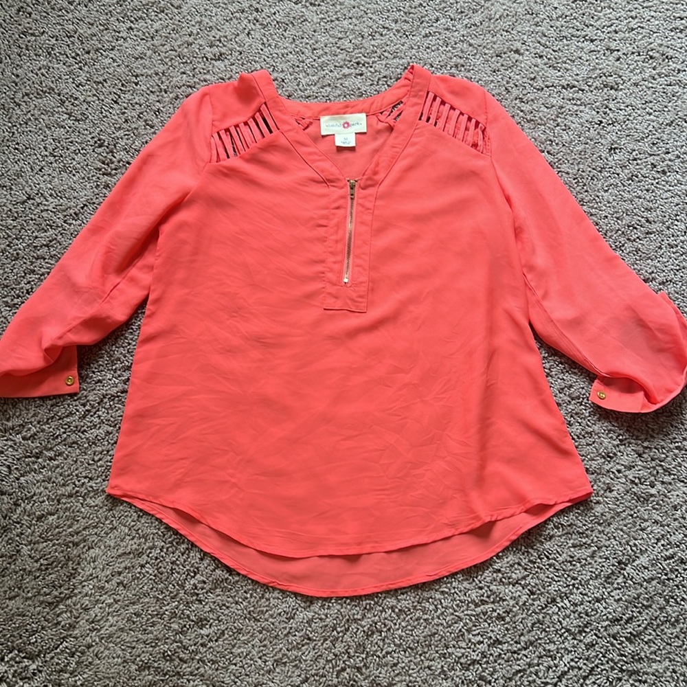 Women’s blouse size medium